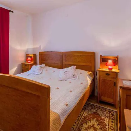 In 5568 Apartman *