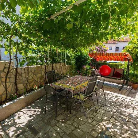 In 5568 Apartman *