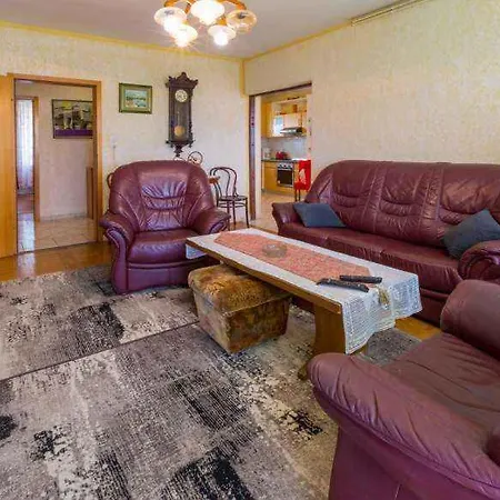 In 5568 Apartman *
