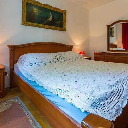 Apartment In 5568